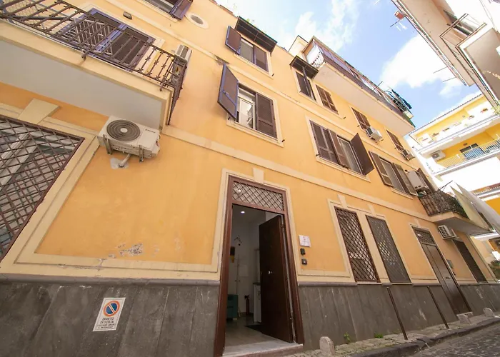 Casa Vacanze Alma B&B Grazioso Appartamento Sul Lungomare Di Pozzuoli A 300Mt Dal Centro E Dal Rione Terra By Movery